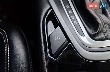Внедорожник / Кроссовер Ford Edge 2015 в 