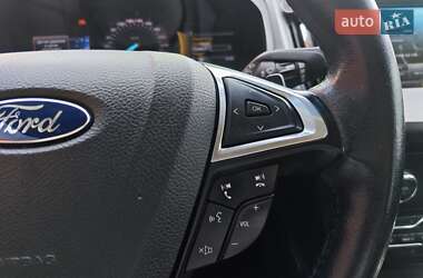 Внедорожник / Кроссовер Ford Edge 2015 в 
