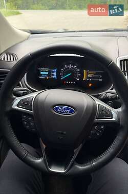 Внедорожник / Кроссовер Ford Edge 2018 в 
