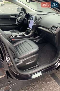 Позашляховик / Кросовер Ford Edge 2023 в 