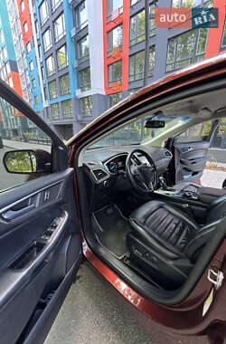 Внедорожник / Кроссовер Ford Edge 2016 в 
