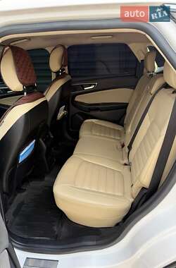 Внедорожник / Кроссовер Ford Edge 2017 в 