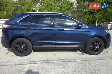 Внедорожник / Кроссовер Ford Edge 2017 в 