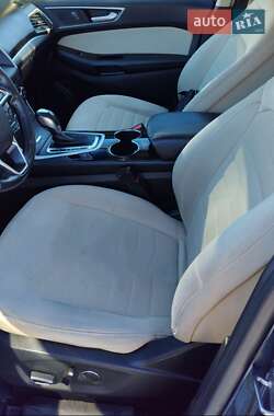 Внедорожник / Кроссовер Ford Edge 2017 в 
