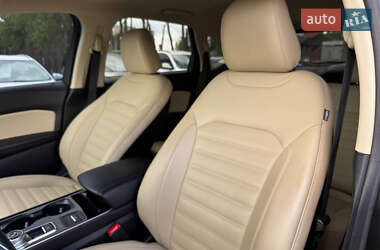 Позашляховик / Кросовер Ford Edge 2020 в 