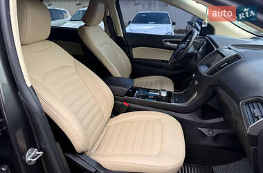 Позашляховик / Кросовер Ford Edge 2020 в 