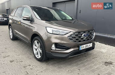 Позашляховик / Кросовер Ford Edge 2019 в 