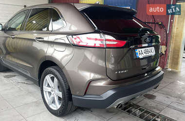 Позашляховик / Кросовер Ford Edge 2019 в 