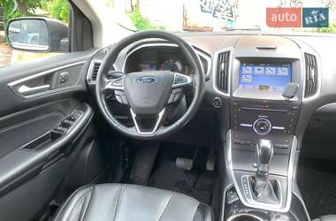 Позашляховик / Кросовер Ford Edge 2016 в 