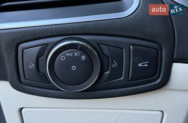 Внедорожник / Кроссовер Ford Edge 2015 в 