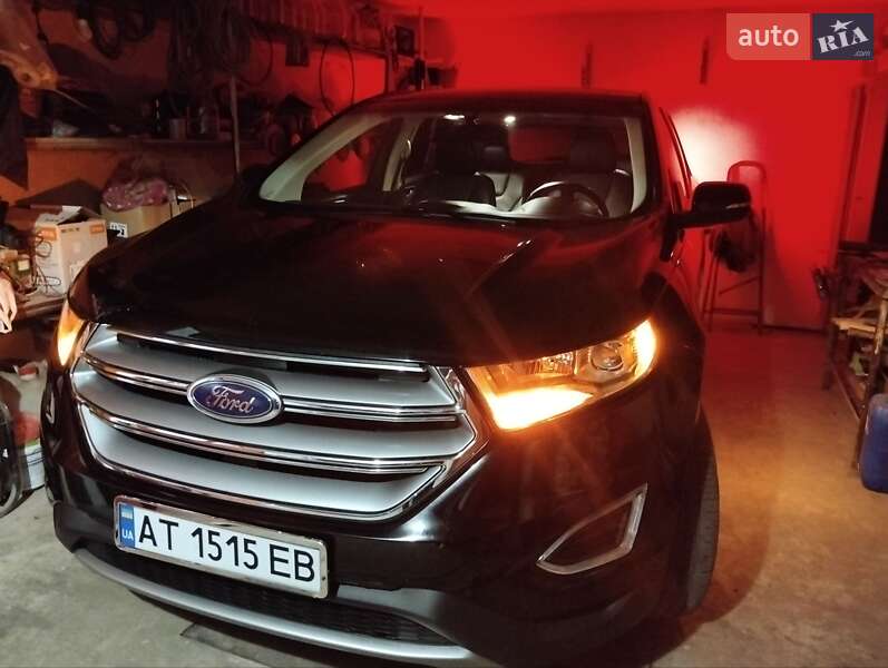 Позашляховик / Кросовер Ford Edge 2017 в 