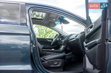 Внедорожник / Кроссовер Ford Edge 2018 в 
