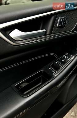 Позашляховик / Кросовер Ford Edge 2016 в 