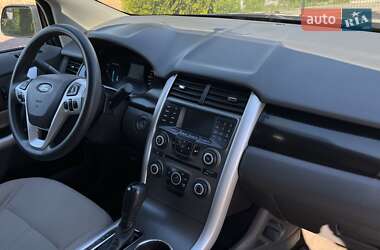 Позашляховик / Кросовер Ford Edge 2013 в 
