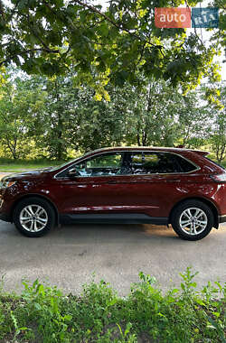 Позашляховик / Кросовер Ford Edge 2015 в 