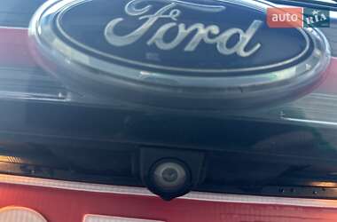 Внедорожник / Кроссовер Ford Edge 2016 в 