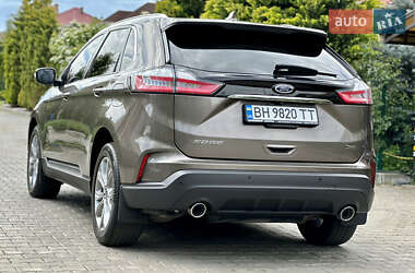 Позашляховик / Кросовер Ford Edge 2019 в 