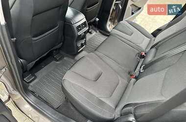 Позашляховик / Кросовер Ford Edge 2019 в 