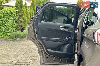 Позашляховик / Кросовер Ford Edge 2019 в 