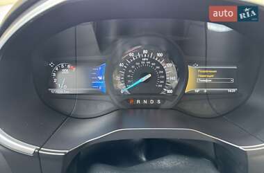 Внедорожник / Кроссовер Ford Edge 2017 в 