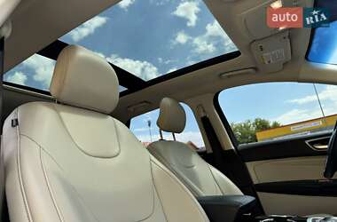 Внедорожник / Кроссовер Ford Edge 2017 в 