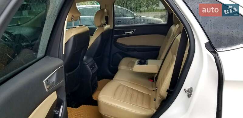 Внедорожник / Кроссовер Ford Edge 2016 в Нововолынске