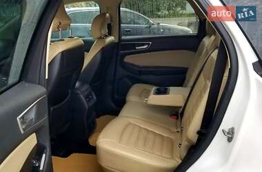 Внедорожник / Кроссовер Ford Edge 2016 в 