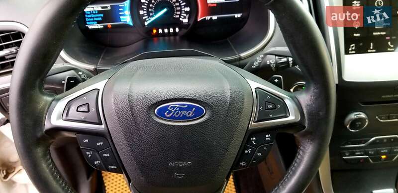 Внедорожник / Кроссовер Ford Edge 2016 в Нововолынске