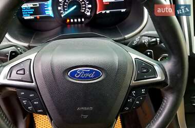 Внедорожник / Кроссовер Ford Edge 2016 в 
