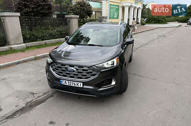 Позашляховик / Кросовер Ford Edge 2018 в 