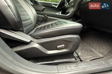 Позашляховик / Кросовер Ford Edge 2018 в 