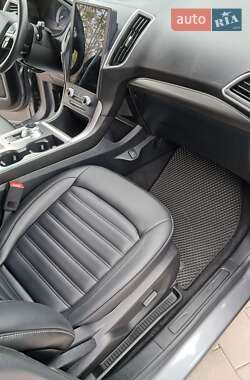 Внедорожник / Кроссовер Ford Edge 2022 в 