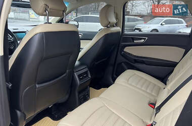 Внедорожник / Кроссовер Ford Edge 2016 в 