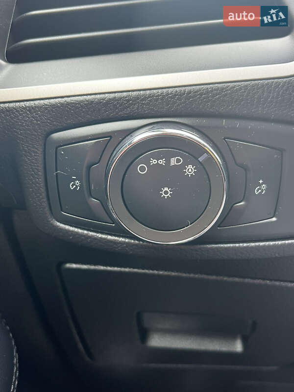 Внедорожник / Кроссовер Ford Edge 2016 в Дубно
