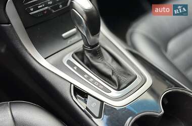 Внедорожник / Кроссовер Ford Edge 2015 в 