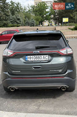 Позашляховик / Кросовер Ford Edge 2015 в 