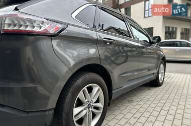 Позашляховик / Кросовер Ford Edge 2015 в 