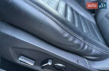 Позашляховик / Кросовер Ford Edge 2015 в 