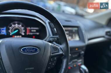 Позашляховик / Кросовер Ford Edge 2015 в 