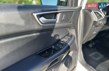 Внедорожник / Кроссовер Ford Edge 2016 в 