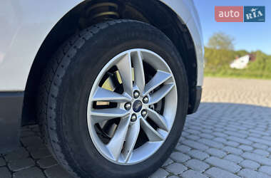 Внедорожник / Кроссовер Ford Edge 2016 в 