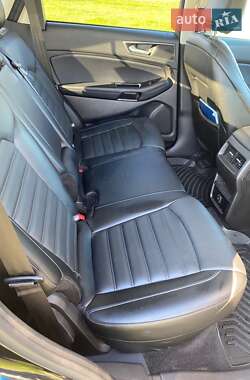 Внедорожник / Кроссовер Ford Edge 2015 в 