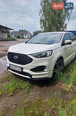 Позашляховик / Кросовер Ford Edge 2019 в 