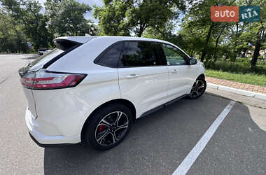 Внедорожник / Кроссовер Ford Edge 2018 в 