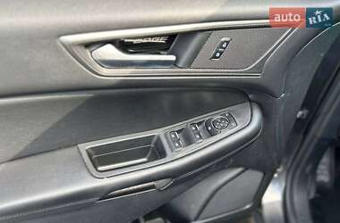 Внедорожник / Кроссовер Ford Edge 2016 в 