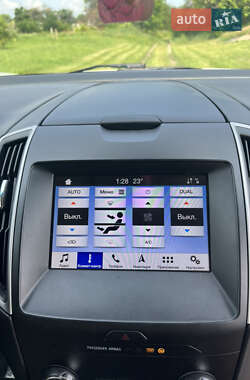 Внедорожник / Кроссовер Ford Edge 2019 в 