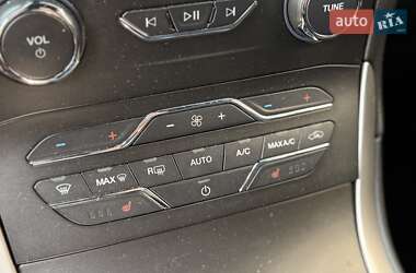 Позашляховик / Кросовер Ford Edge 2020 в 