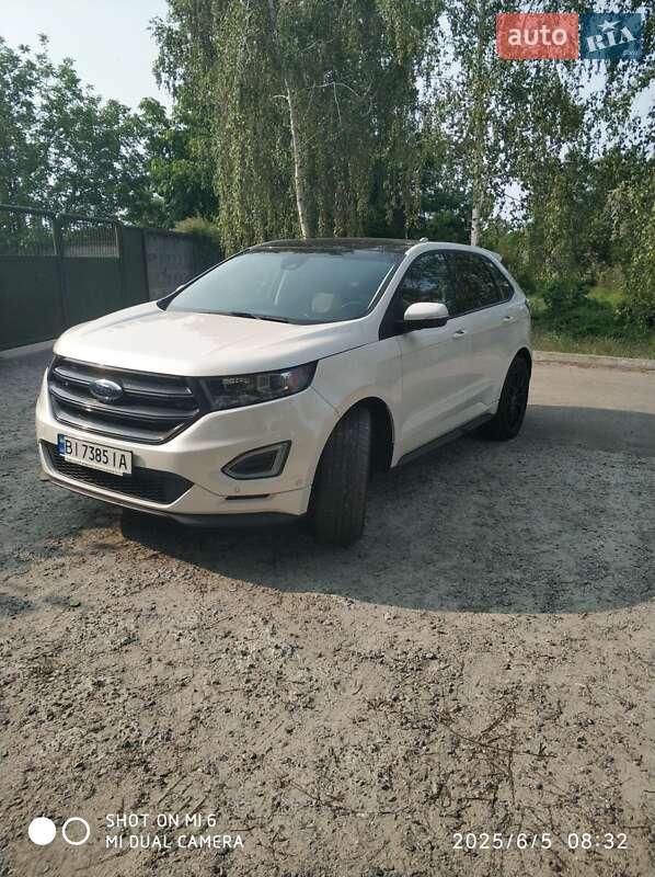 Позашляховик / Кросовер Ford Edge 2016 в 