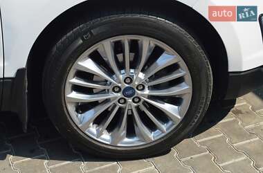 Внедорожник / Кроссовер Ford Edge 2016 в 