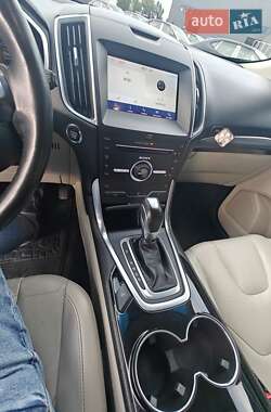 Внедорожник / Кроссовер Ford Edge 2016 в 